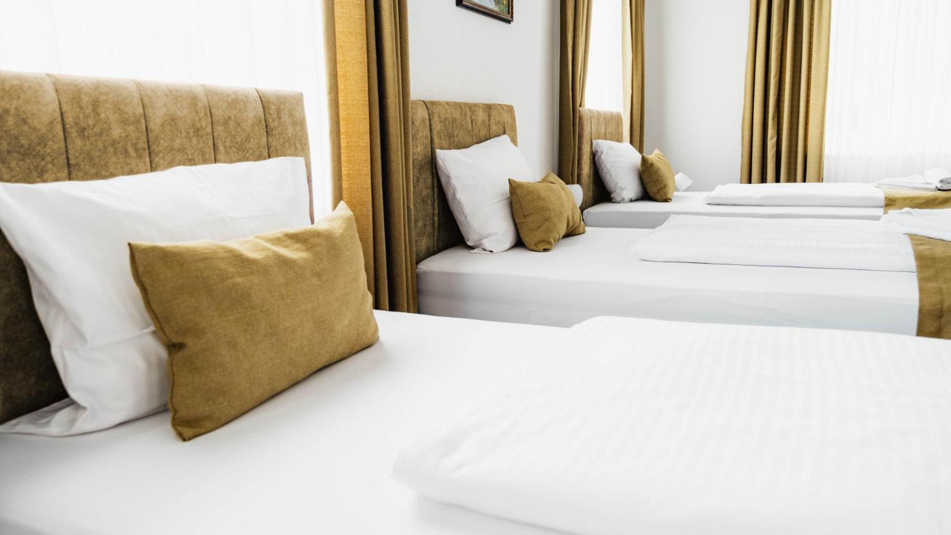 E&B Hotel Korb Экстерьер фото