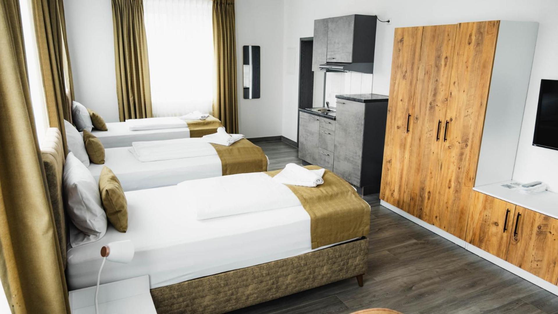 E&B Hotel Korb Экстерьер фото