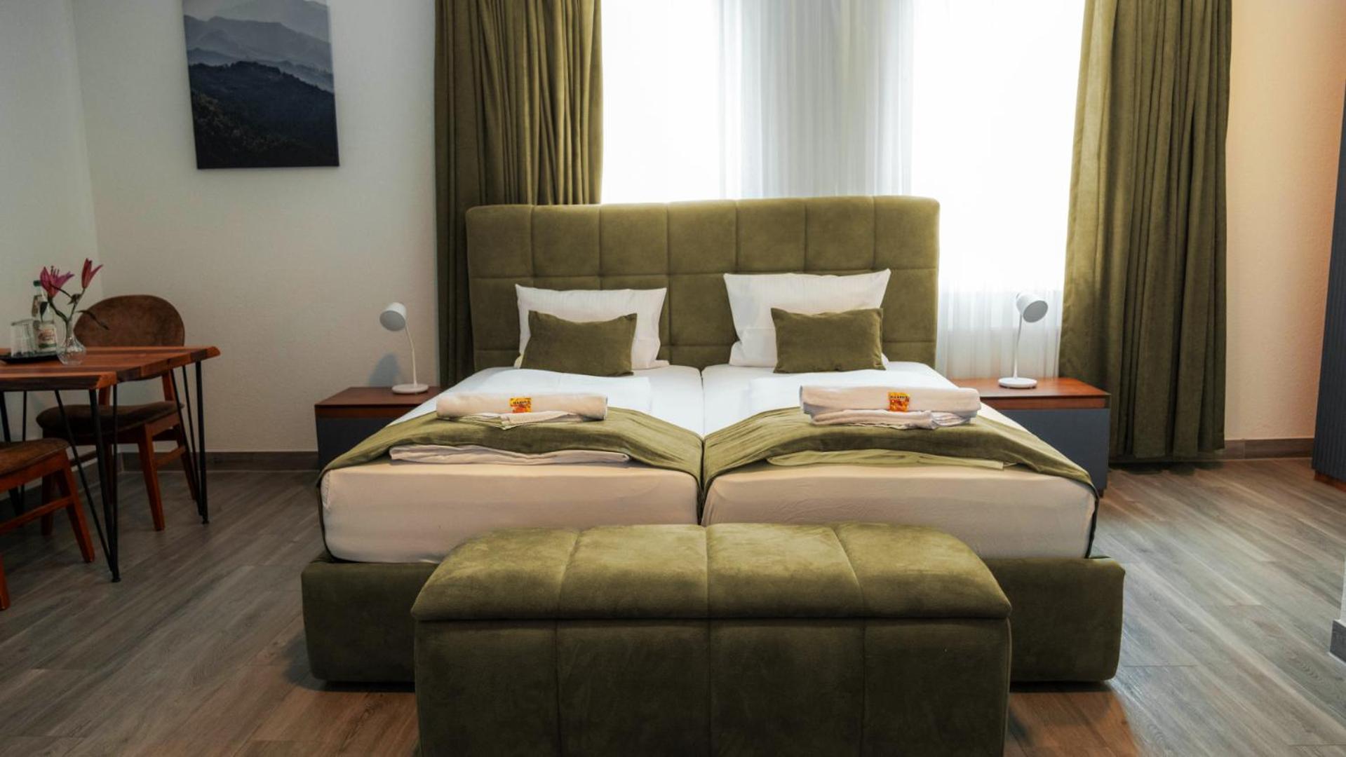 E&B Hotel Korb Экстерьер фото