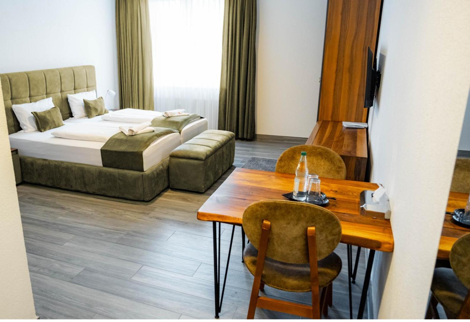 E&B Hotel Korb Экстерьер фото